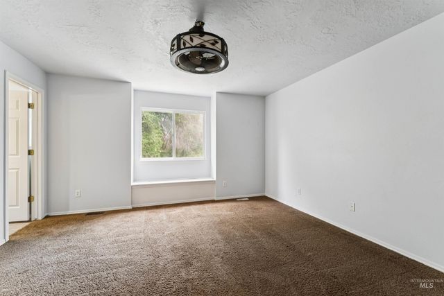 1320 New York, Middleton, ID 83644