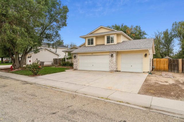 1320 New York, Middleton, ID 83644
