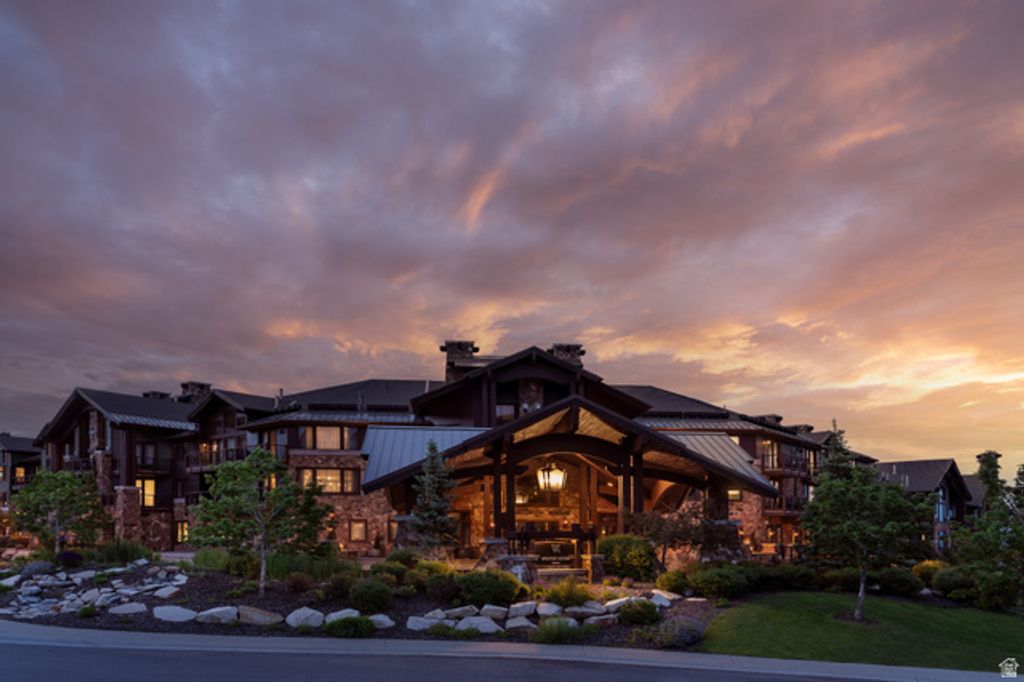 2100 FROSTWOOD BLVD #6102, Summit Park, UT 84098 — exterior