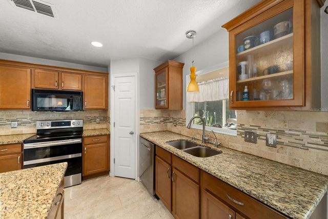 7651 LAKE ANDREA CIRCLE, Mount Dora, FL 32757