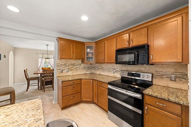 7651 LAKE ANDREA CIRCLE, Mount Dora, FL 32757