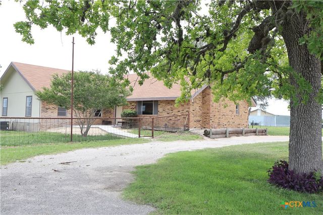 707 Old Seguin Luling, Seguin, TX 78155