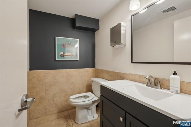7-9 Ridgefield Avenue, Ridgefield Park, NJ 07660
