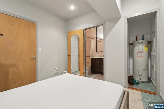 7-9 Ridgefield Avenue, Ridgefield Park, NJ 07660