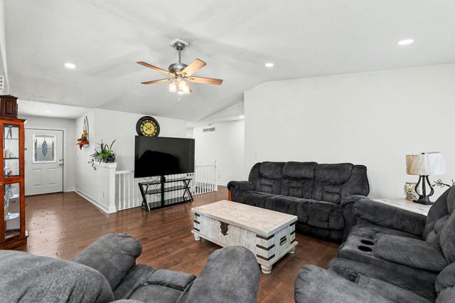 744 N Wakefield Ave., Valley Center, KS 67147