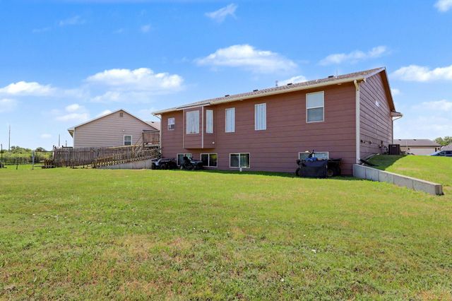 744 N Wakefield Ave., Valley Center, KS 67147