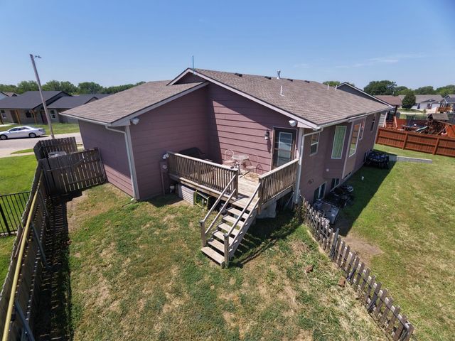 744 N Wakefield Ave., Valley Center, KS 67147