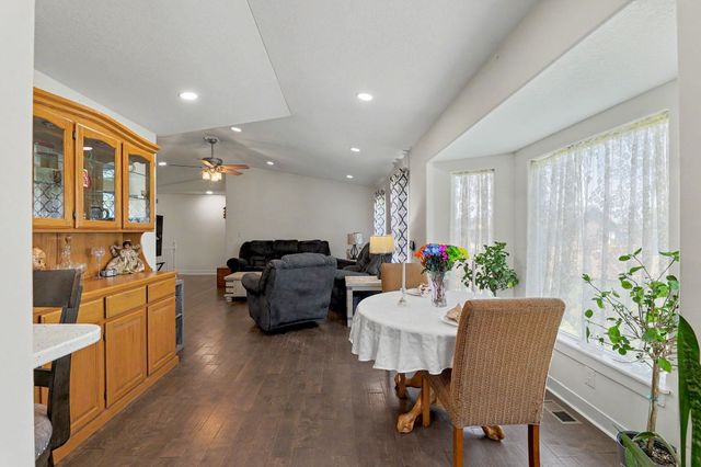 744 N Wakefield Ave., Valley Center, KS 67147