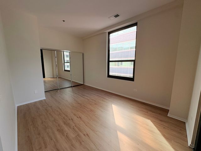 130 S Canal Street 9M, Chicago, IL 60606