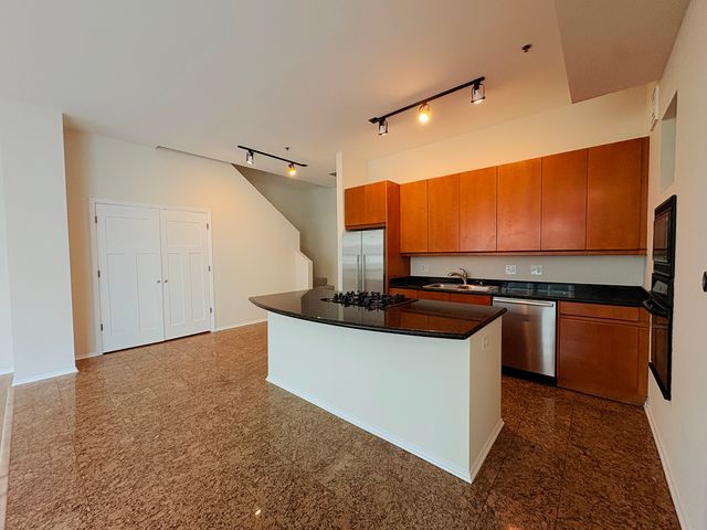 130 S Canal Street 9M, Chicago, IL 60606