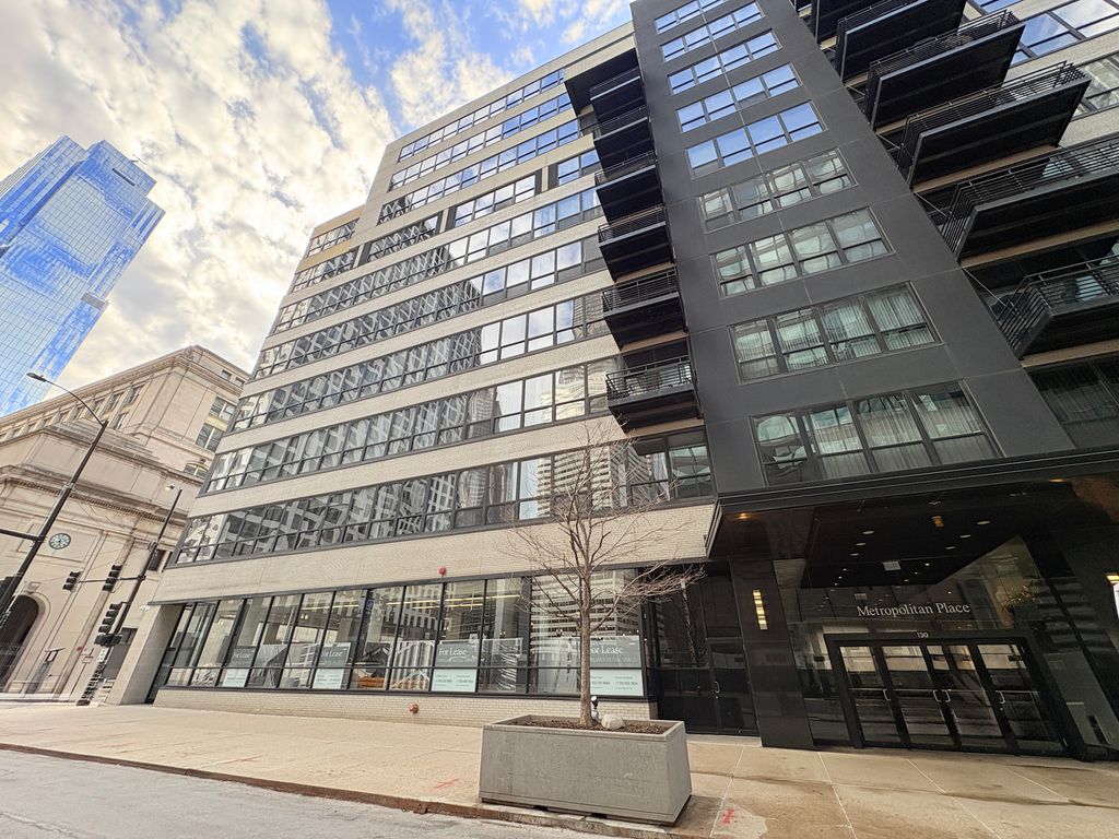 130 S Canal Street 9M, Chicago, IL 60606