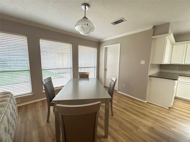 2910 Colonial Drive, Sugar Land, TX 77479