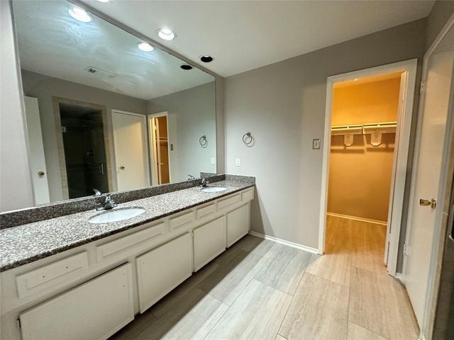 2910 Colonial Drive, Sugar Land, TX 77479