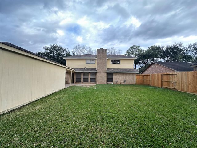 2910 Colonial Drive, Sugar Land, TX 77479