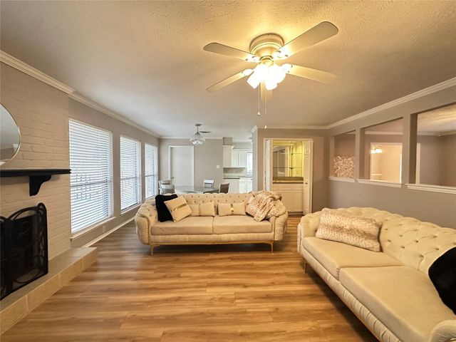 2910 Colonial Drive, Sugar Land, TX 77479