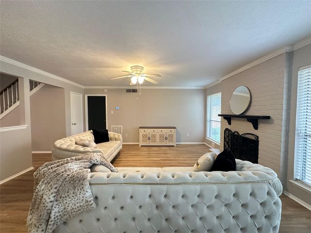 2910 Colonial Drive, Sugar Land, TX 77479