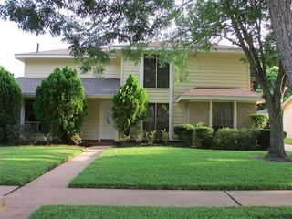 2910 Colonial Drive, Sugar Land, TX 77479
