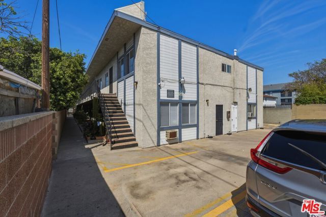 814 W Redondo Beach Boulevard, Gardena, CA 90247