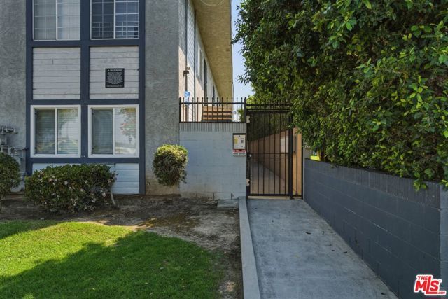 814 W Redondo Beach Boulevard, Gardena, CA 90247