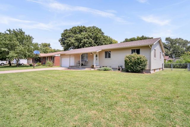 1312 Grandview Ave, Newton, KS 67114