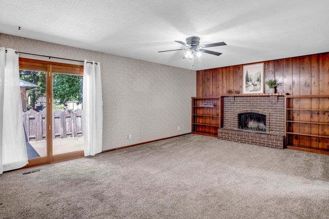 1312 Grandview Ave, Newton, KS 67114