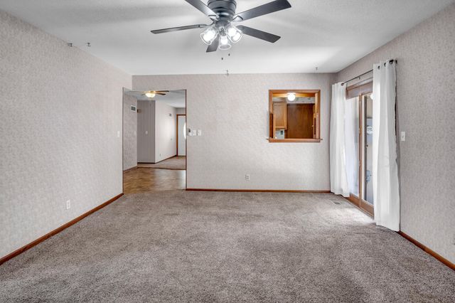 1312 Grandview Ave, Newton, KS 67114