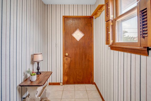 1312 Grandview Ave, Newton, KS 67114