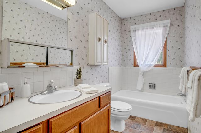 1312 Grandview Ave, Newton, KS 67114