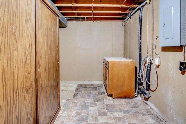 1312 Grandview Ave, Newton, KS 67114