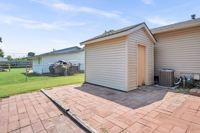 1312 Grandview Ave, Newton, KS 67114