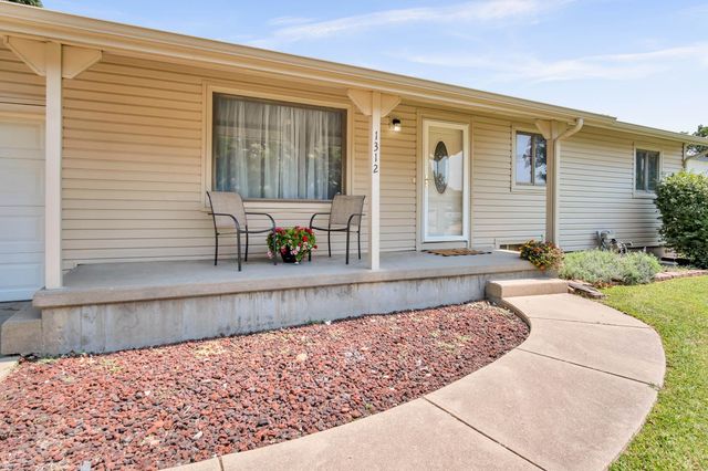 1312 Grandview Ave, Newton, KS 67114