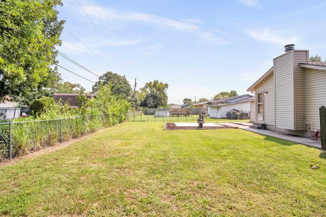 1312 Grandview Ave, Newton, KS 67114