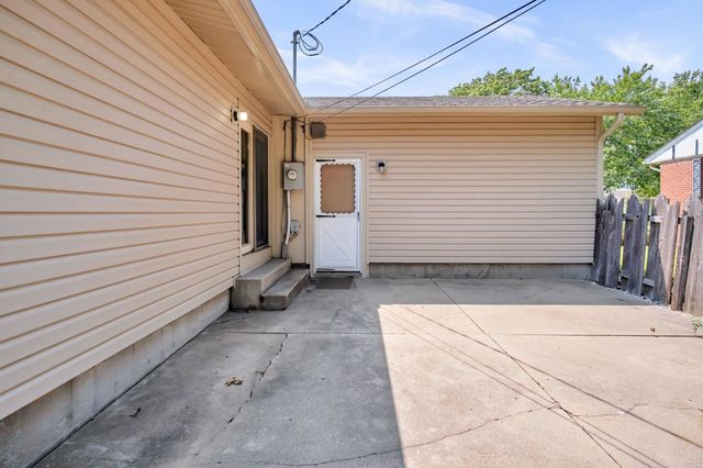 1312 Grandview Ave, Newton, KS 67114