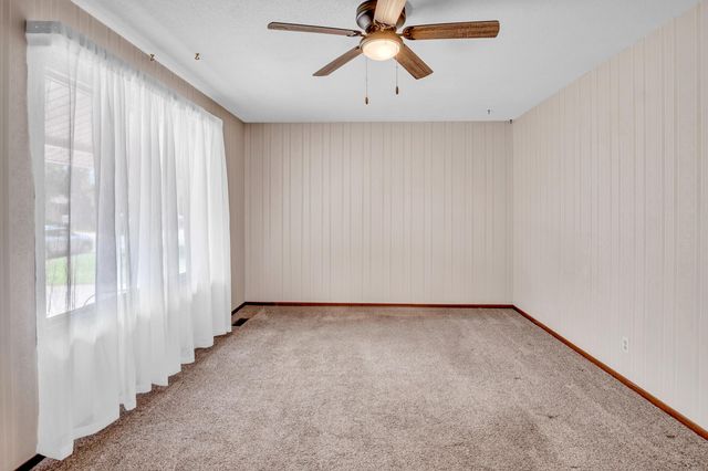 1312 Grandview Ave, Newton, KS 67114