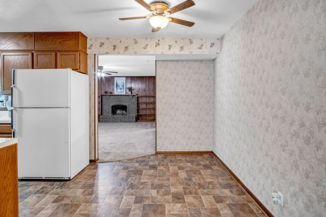 1312 Grandview Ave, Newton, KS 67114