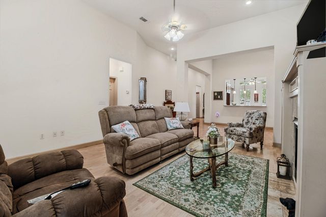 102 Sunshine Lane, Livingston, TX 77351