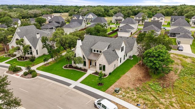 454 Heidi CIR, Salado, TX 76571