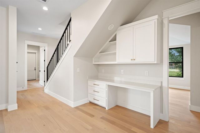 454 Heidi CIR, Salado, TX 76571