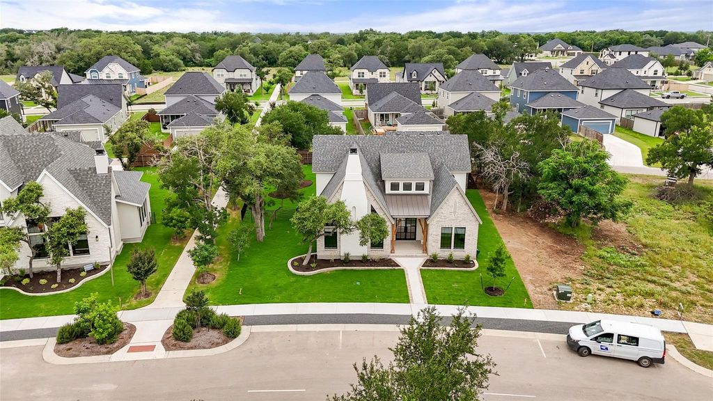 454 Heidi CIR, Salado, TX 76571