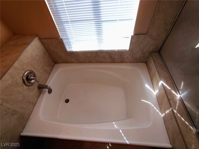 2574 Golden Bay Court, Henderson, NV 89052