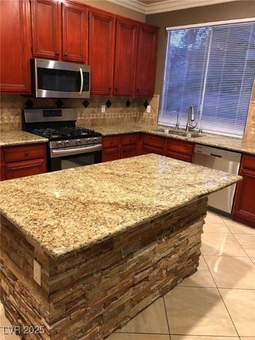 2574 Golden Bay Court, Henderson, NV 89052