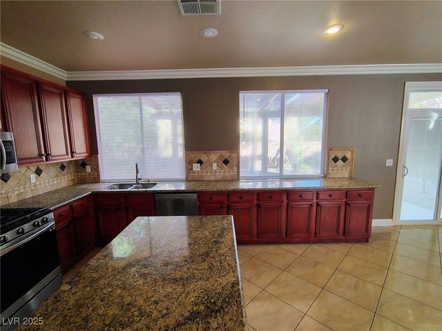 2574 Golden Bay Court, Henderson, NV 89052