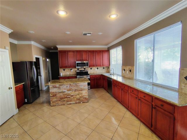 2574 Golden Bay Court, Henderson, NV 89052