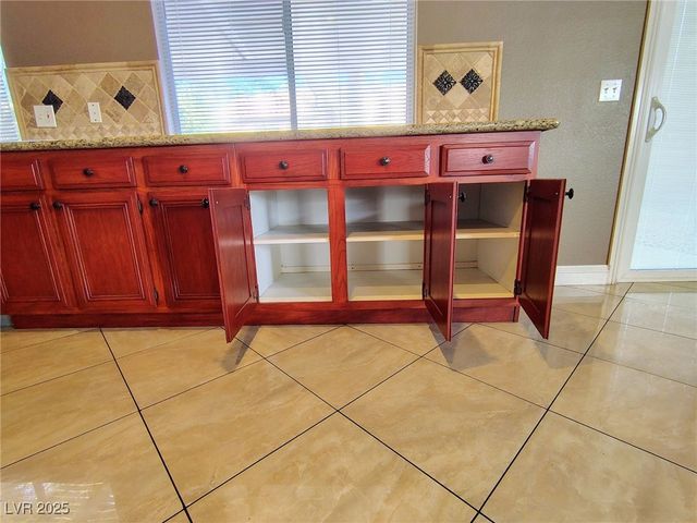 2574 Golden Bay Court, Henderson, NV 89052