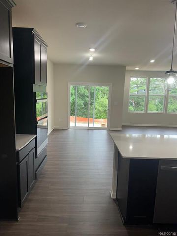 627 Addison Circle, Walled Lake, MI 48390