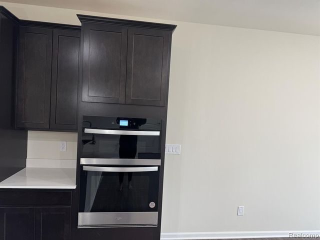 627 Addison Circle, Walled Lake, MI 48390