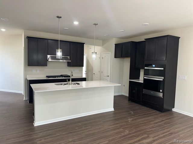 627 Addison Circle, Walled Lake, MI 48390