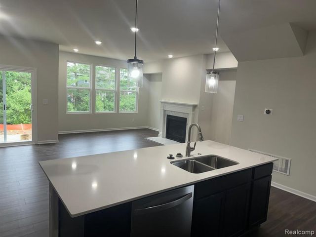 627 Addison Circle, Walled Lake, MI 48390