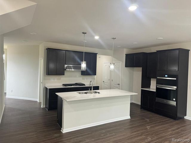 627 Addison Circle, Walled Lake, MI 48390