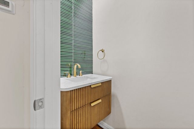 3919 Gilbert Avenue A, Dallas, TX 75219